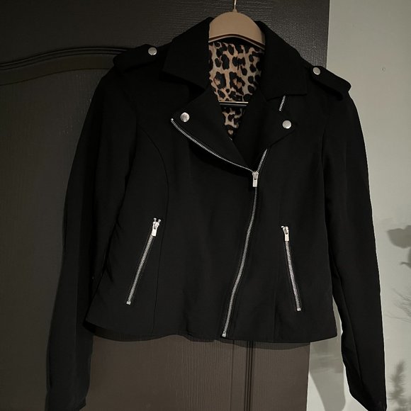 BLACK ZIPPERED LONG SLEEVE LINED CROP JACKET CASUAL WORK WOMEN BIKER JACKET - Picture 1 of 10